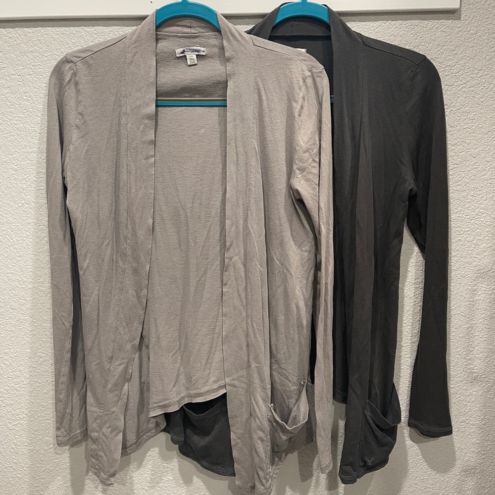2 American Eagle cardigans lightweight gray